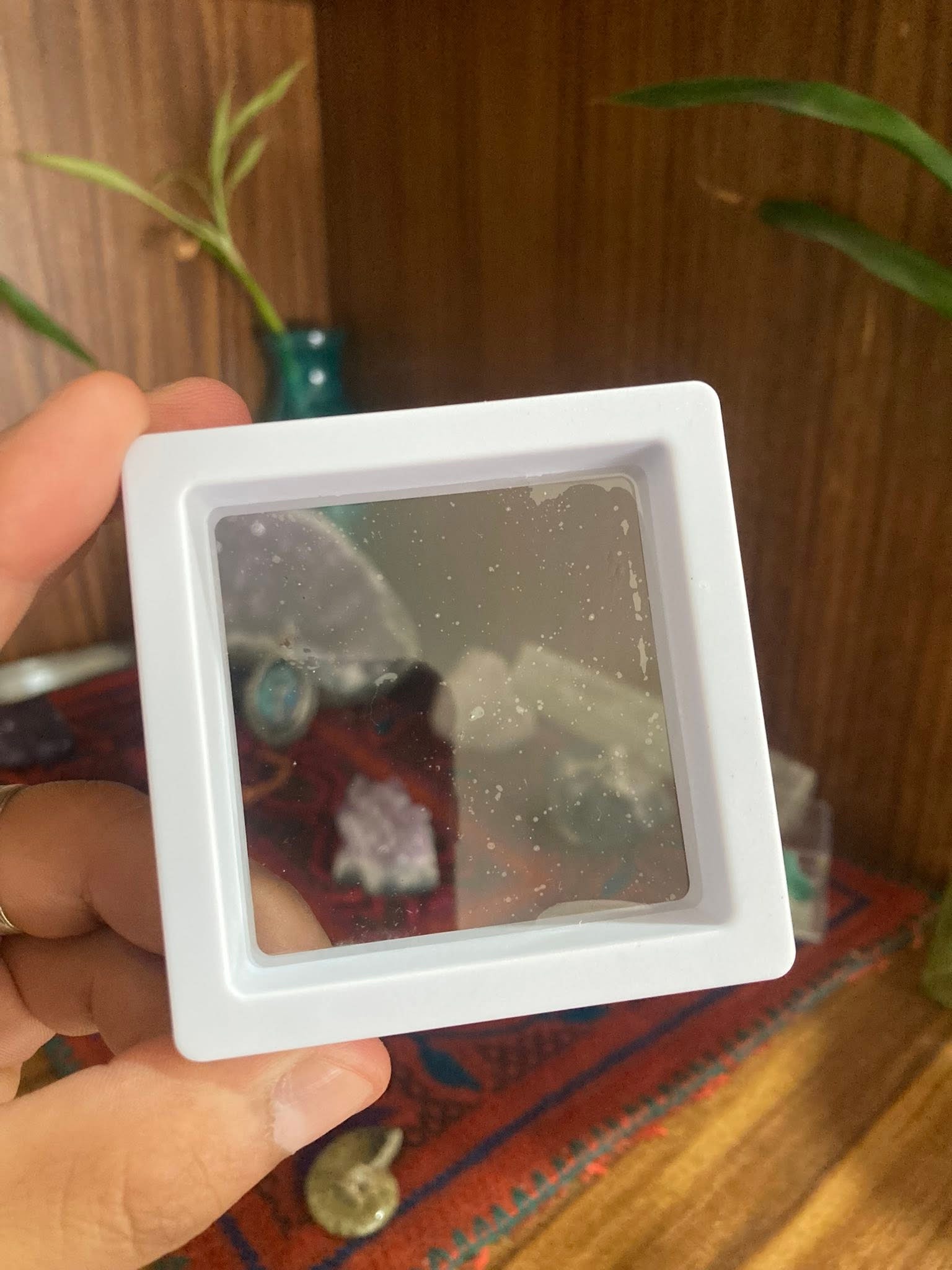 Cubo exhibidor 3D color blanco