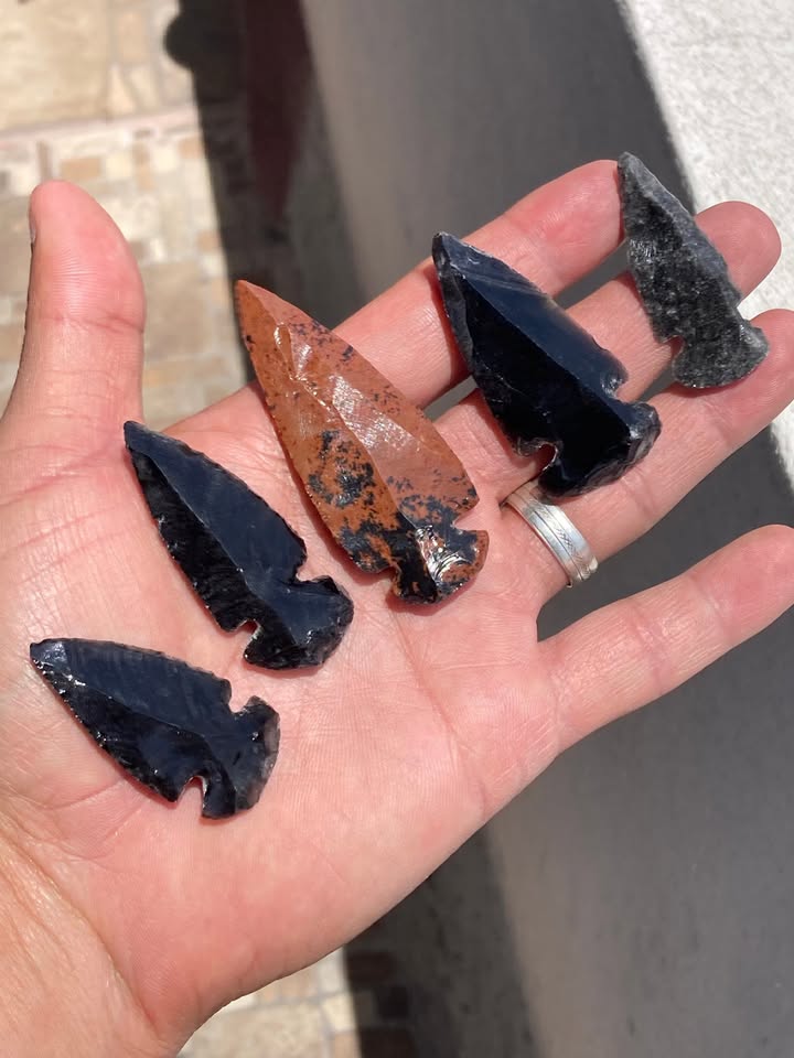 Pack 5 Puntas de Obsidiana (4 negras 1 caoba)