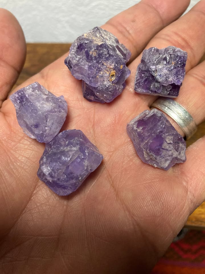 PROMO Pack 5 fluoritas (Fuerte fluorescencia rojo bajo luz UV)