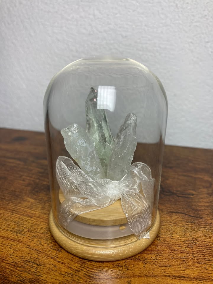 💚 Prasiolita Natural en Cúpula de Cristal 🌿