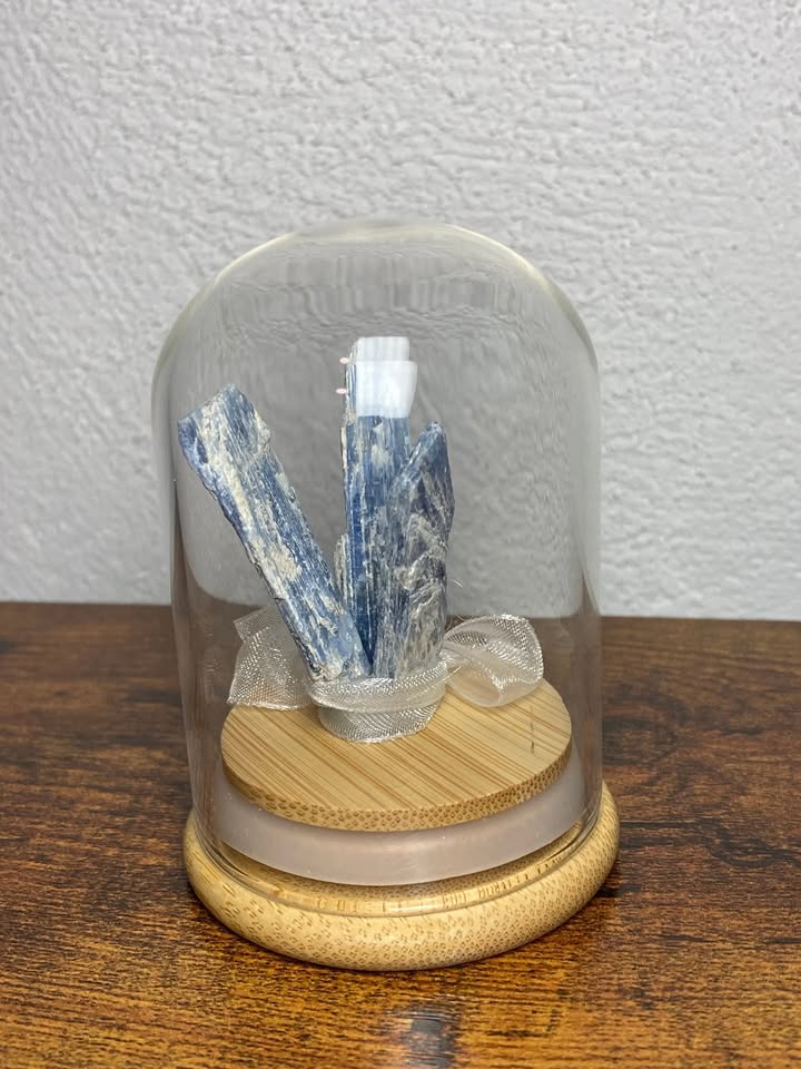 💙 Cianita Azul en Cúpula de Cristal 🧠