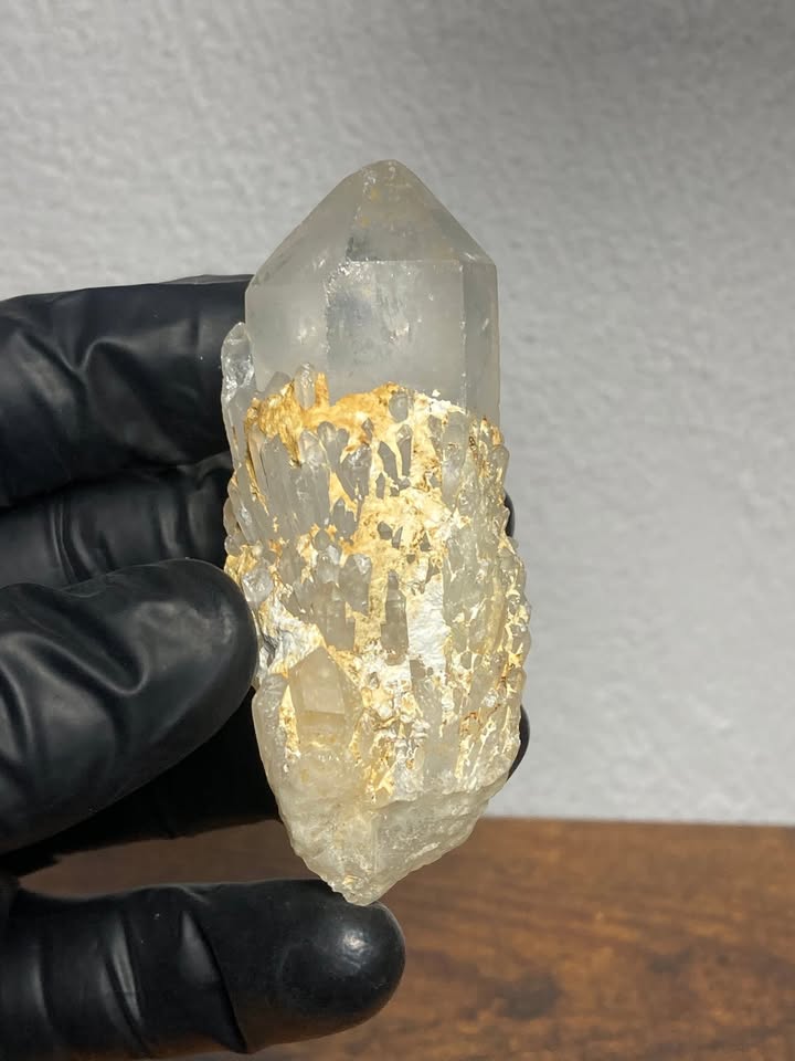 💎 Cuarzo cristal con matriz natural — pieza de colección