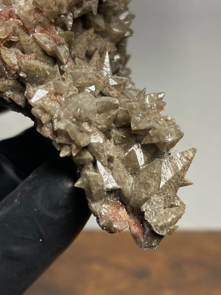 💎 Calcita “diente de perro” — cluster natural de cristales