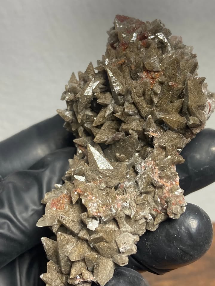 💎 Calcita “diente de perro” — cluster natural de cristales